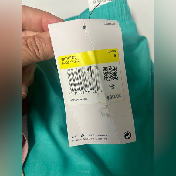 Women's SMALL Nike Running Shorts - Picture 4 of 4